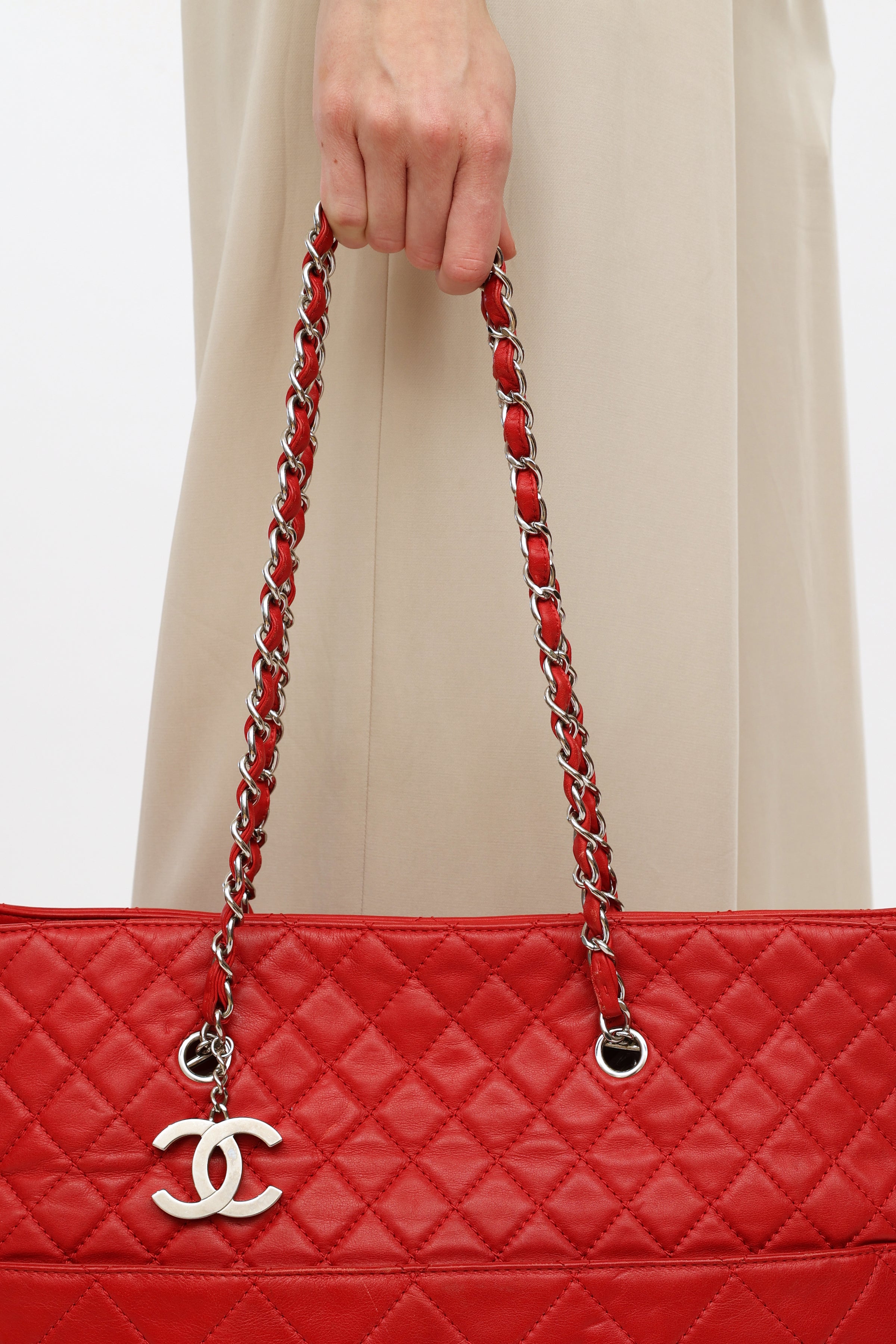 Chanel // Red Quilted In The Business Tote Bag – VSP Consignment