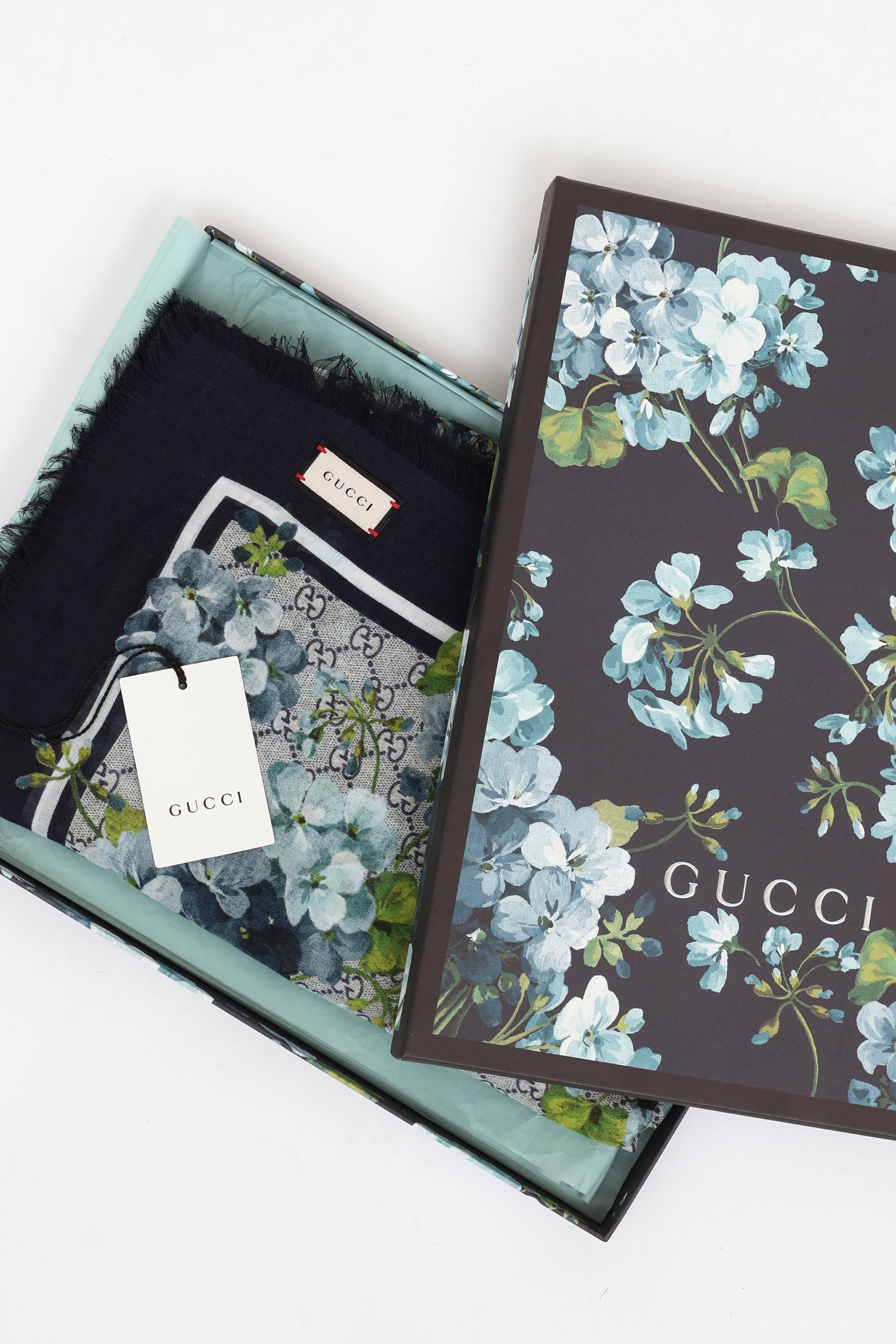 Gucci GG Blooms Pouch – Sabrina's Closet