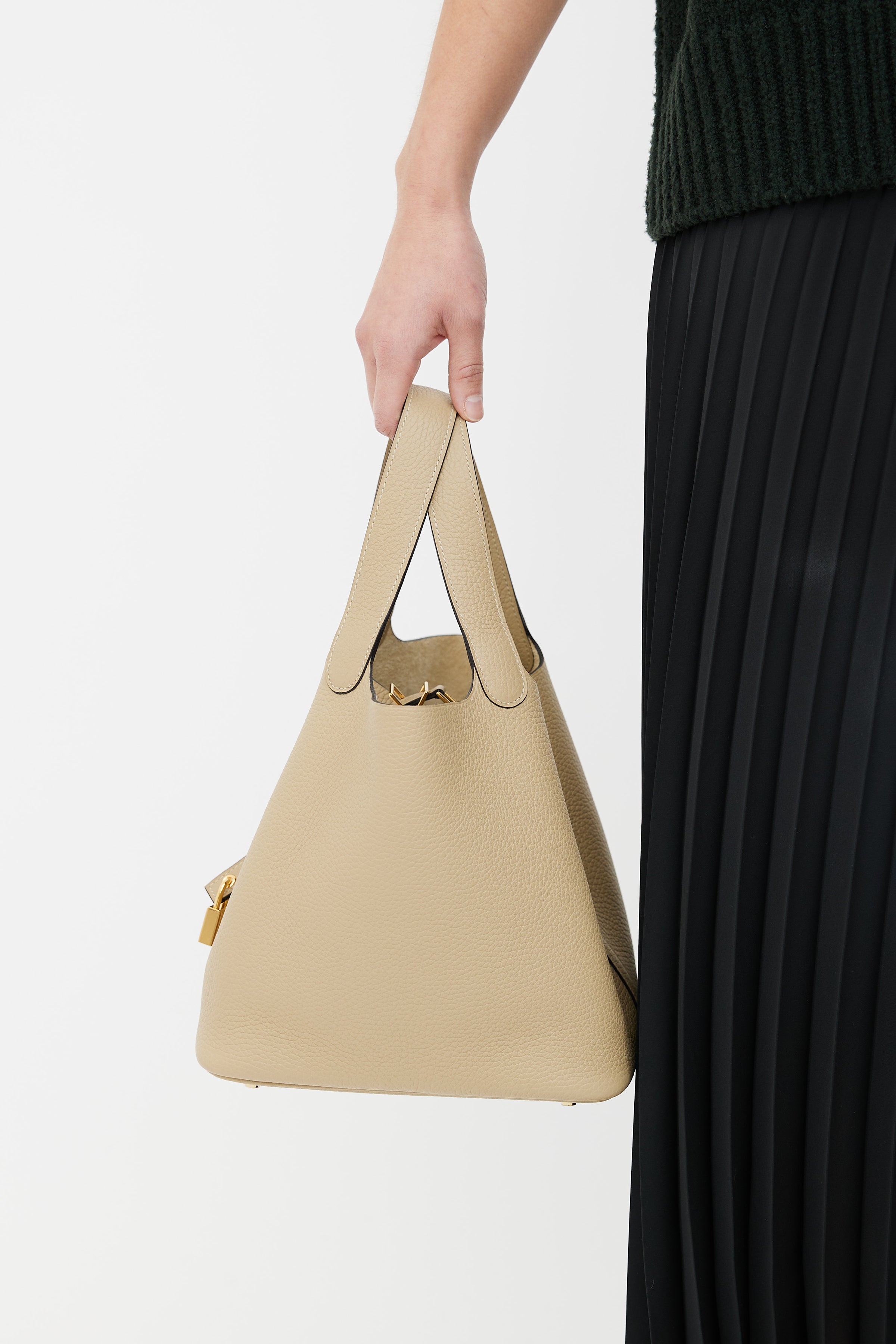 Hermès Picotin Lock Bag 22 Trench color Beige Leather ref.100021 - Joli  Closet