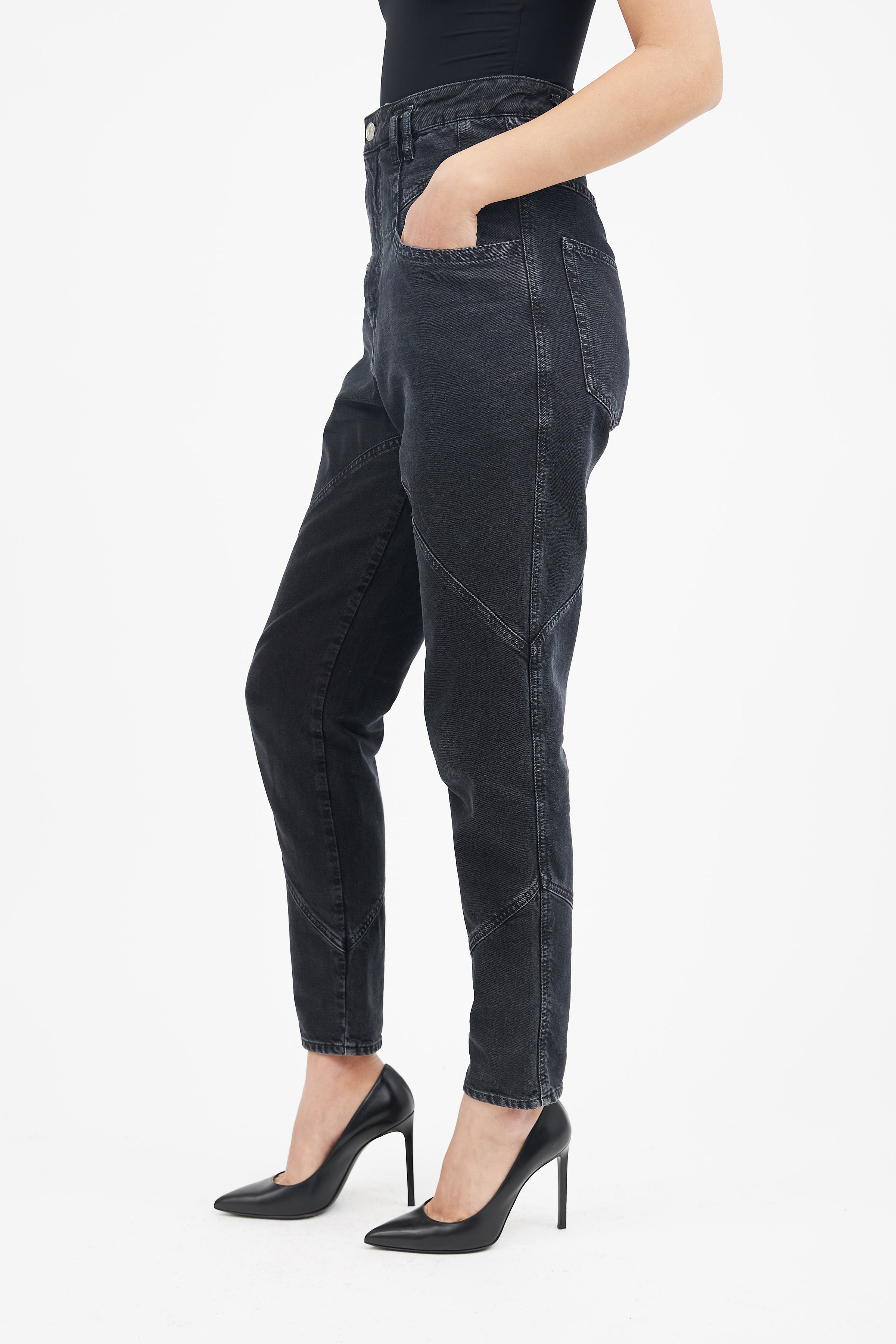 https://vspconsignment.com/cdn/shop/products/Isabel-Marant-Etoile-Washed-Black-Nadeloisa-Tapered-Leg-Jeans-1701_2400x.jpg?v=1678734589