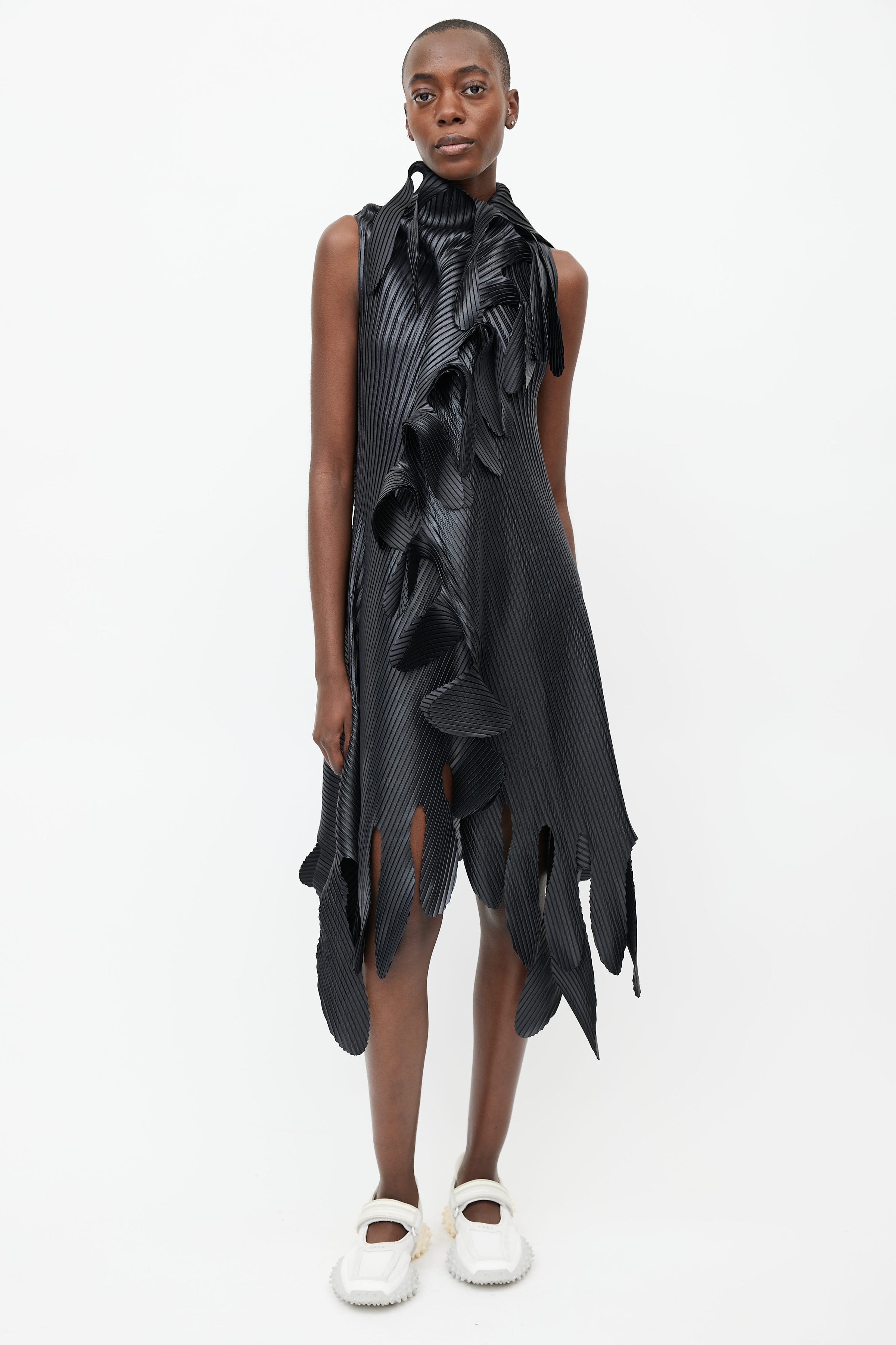 Issey Miyake // Black Sculptural Pleated Dress VSP Consignment Issey Miyake // Black Sculptural Pleated Dress VSP Consignment