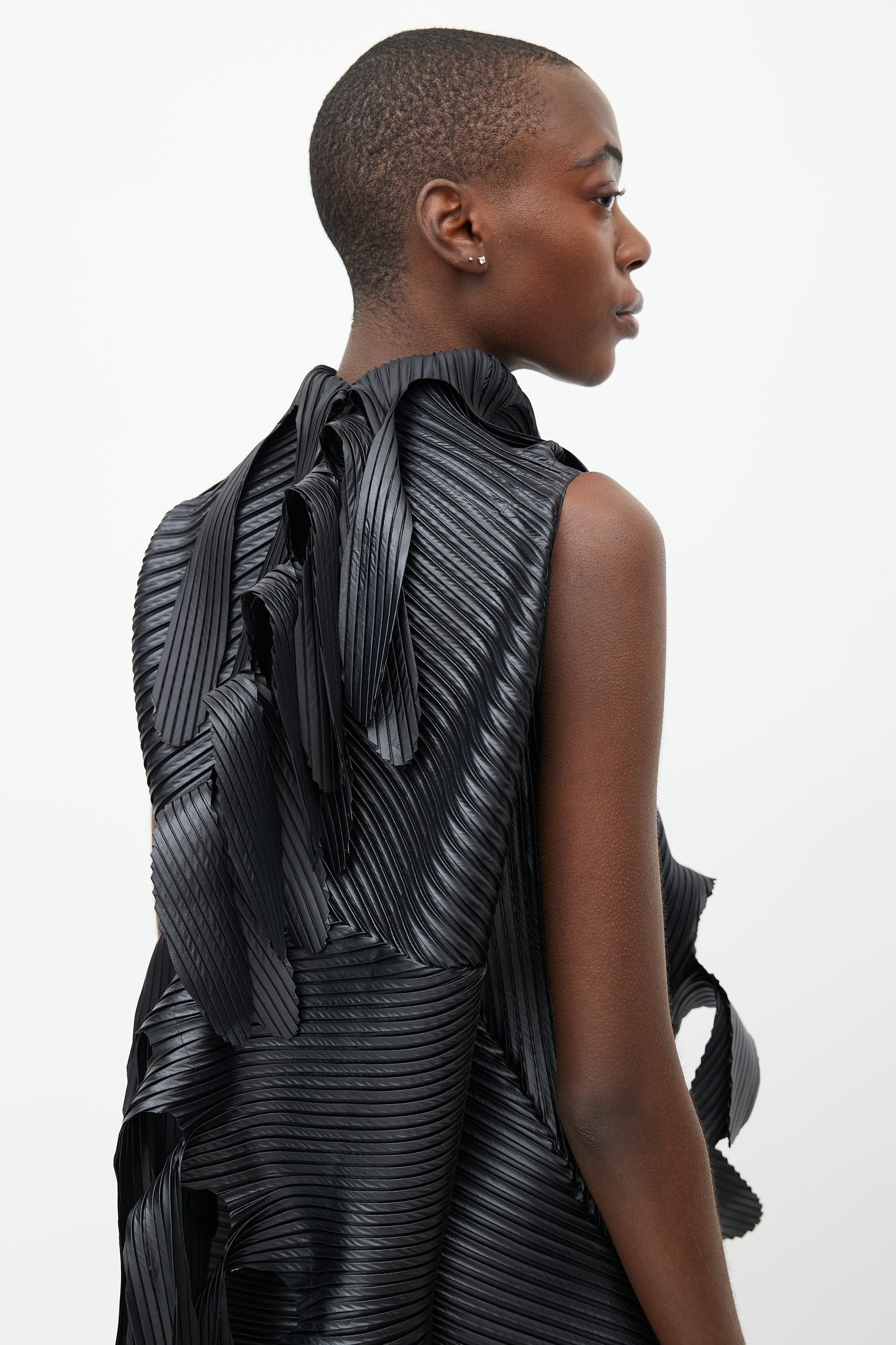 fantom Erobrer Bred vifte Issey Miyake // Black Sculptural Pleated Dress – VSP Consignment