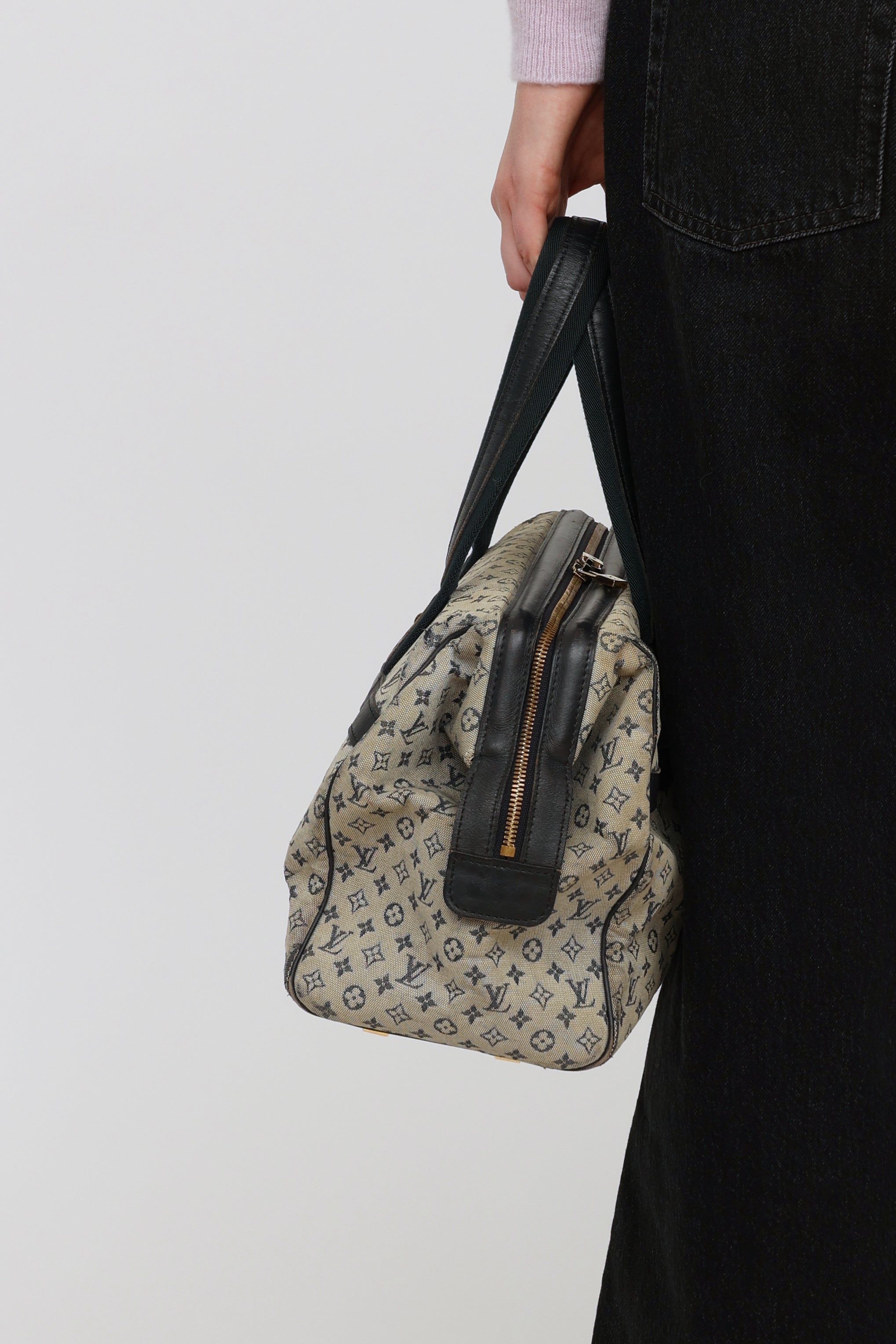 Louis Vuitton, a 'Mini Lin Josephine MM, canvas handbag, 2001. - Bukowskis