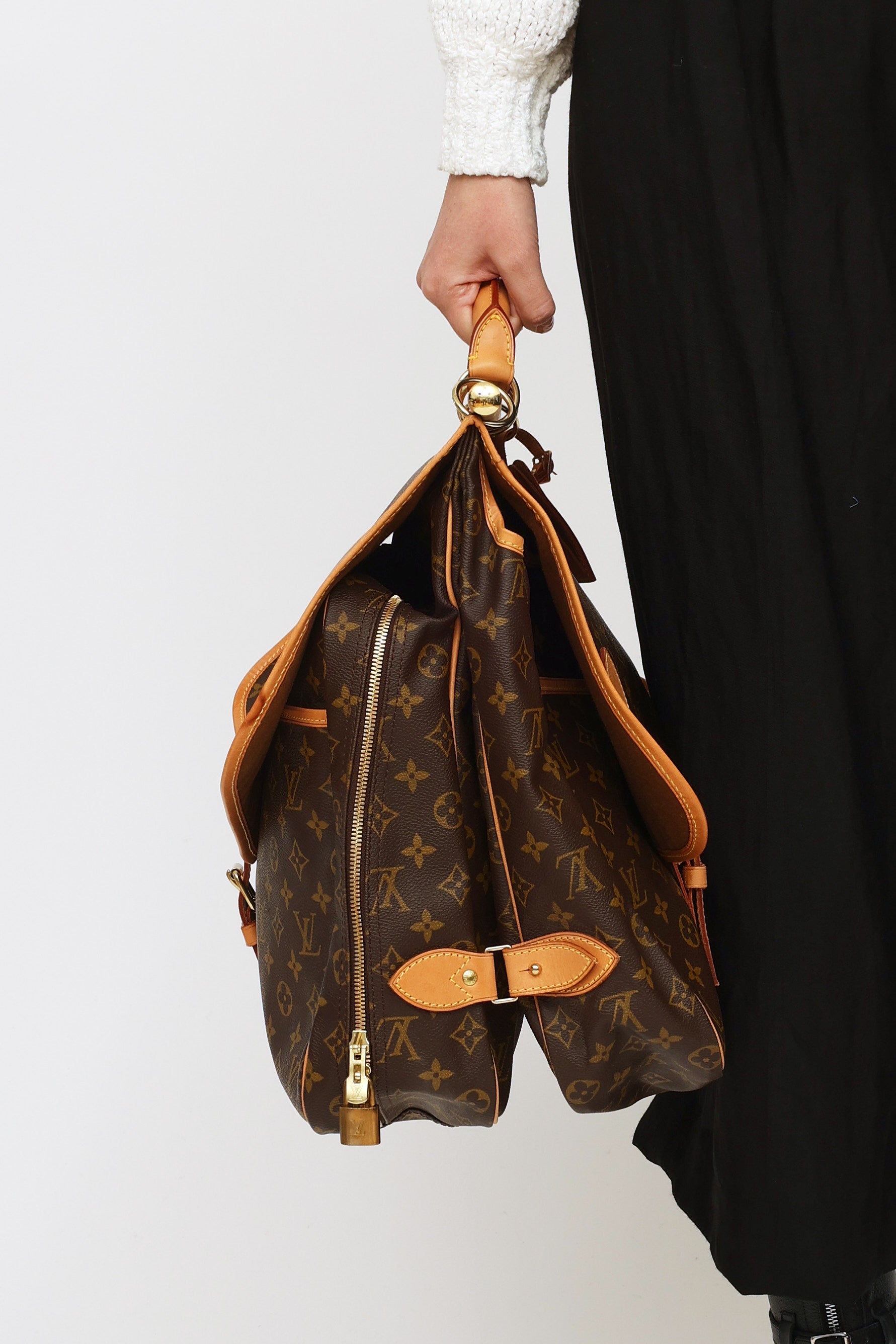 Alma GM Fashion Leather  Handbags  LOUIS VUITTON