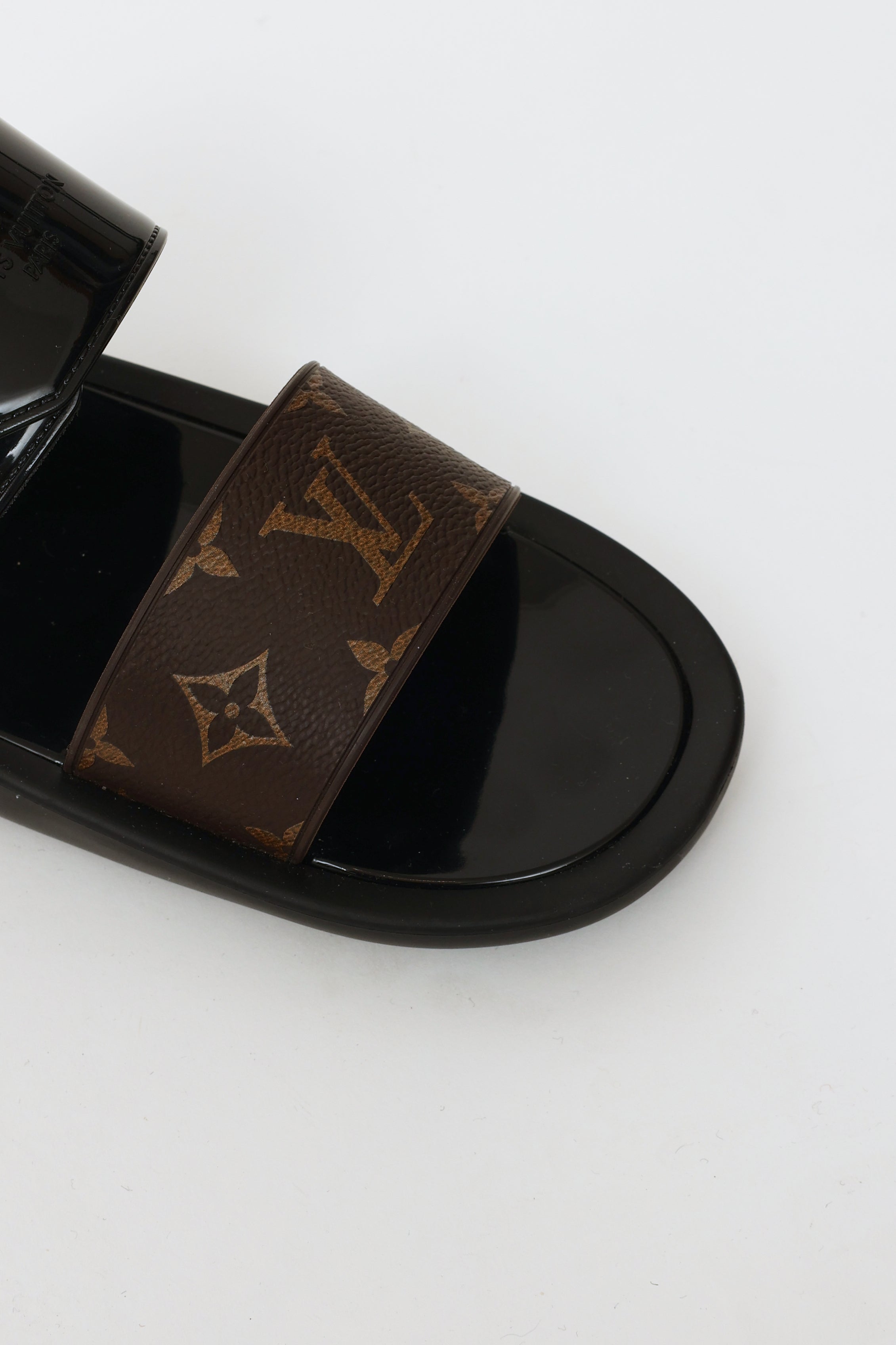 NEW Louis Vuitton Monogram LOGO SUNBATH MULES FLAT Shoes 37, US
