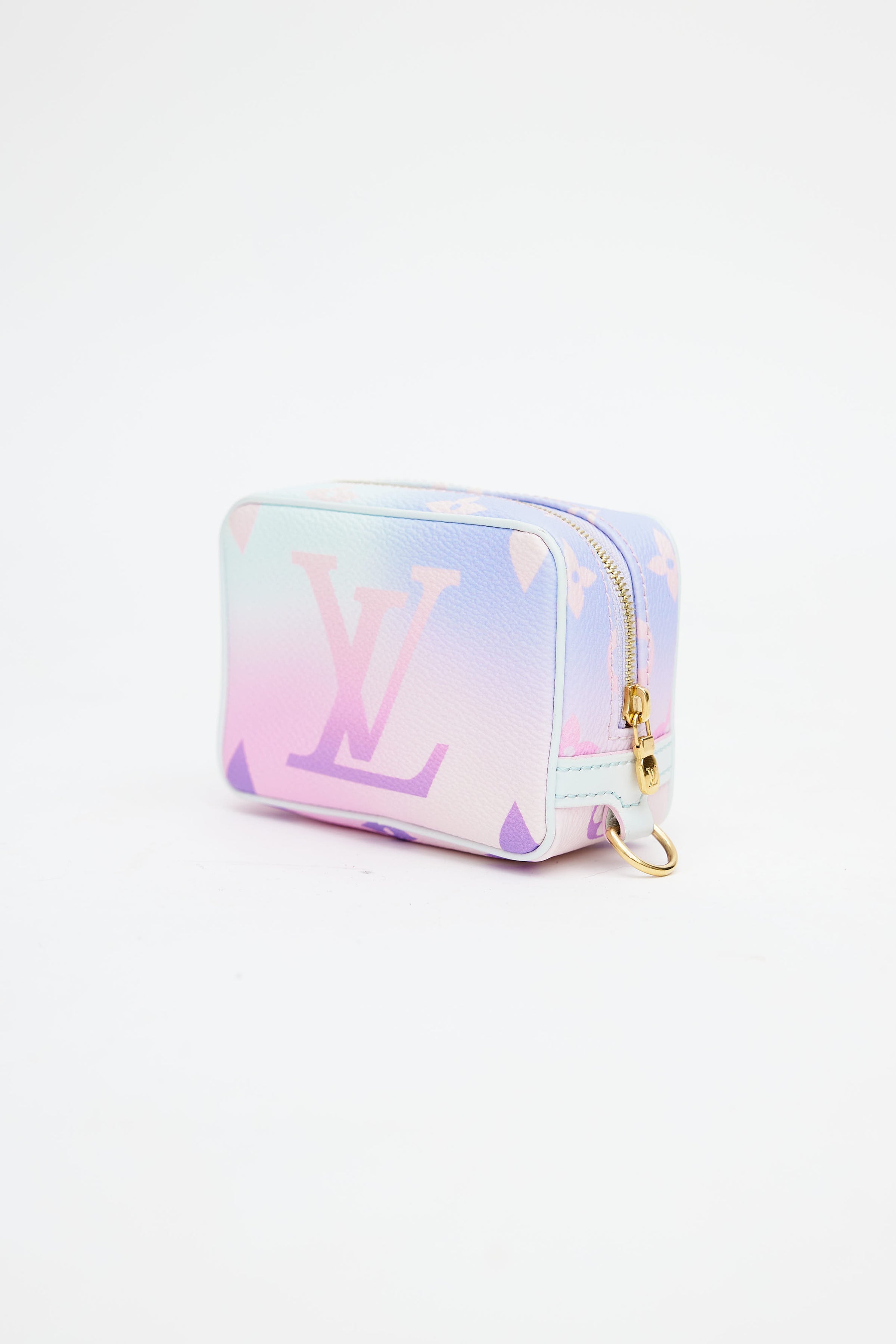 Louis Vuitton on X: Early morning sunrise. A pastel Monogram