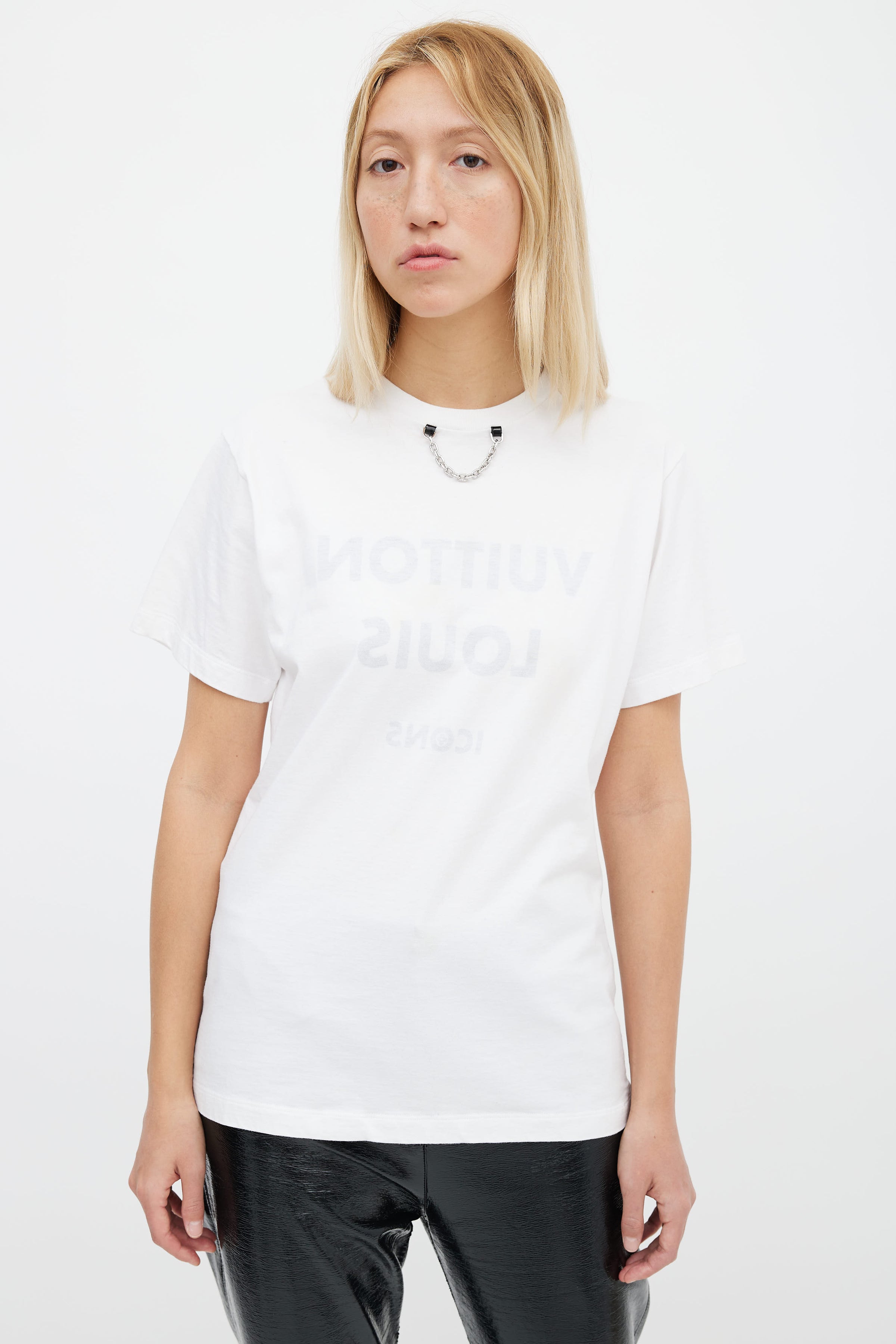 Louis vuitton icon chain white T shirt, Women's Fashion, Tops