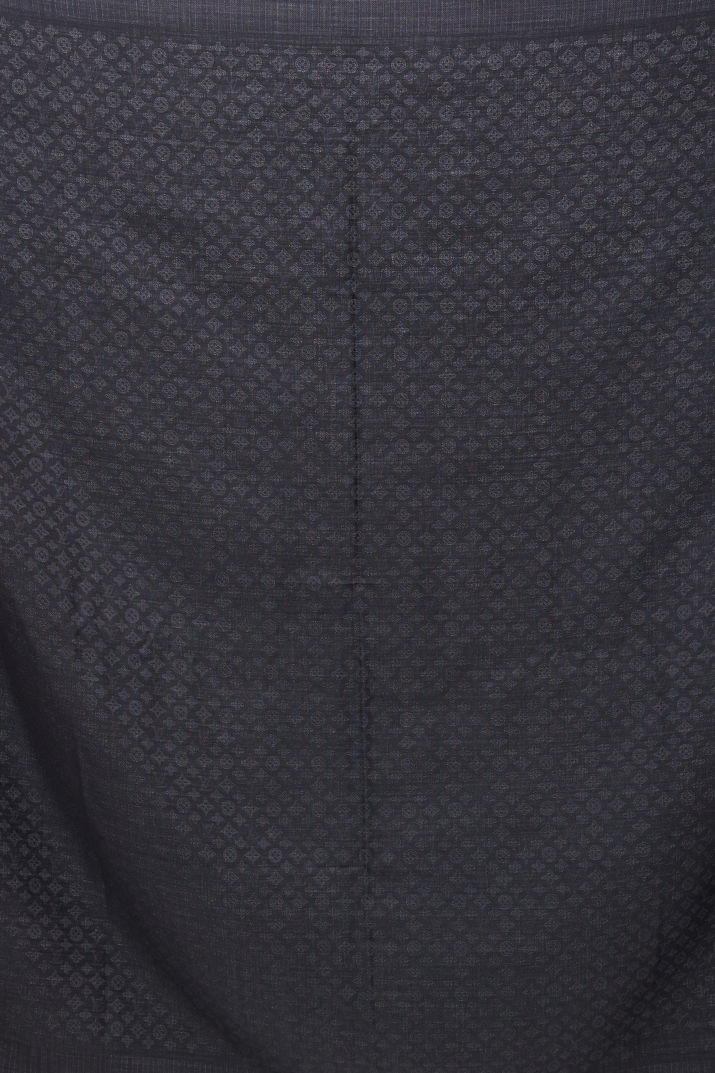 Louis Vuitton® Evermore Shawl Black. Size