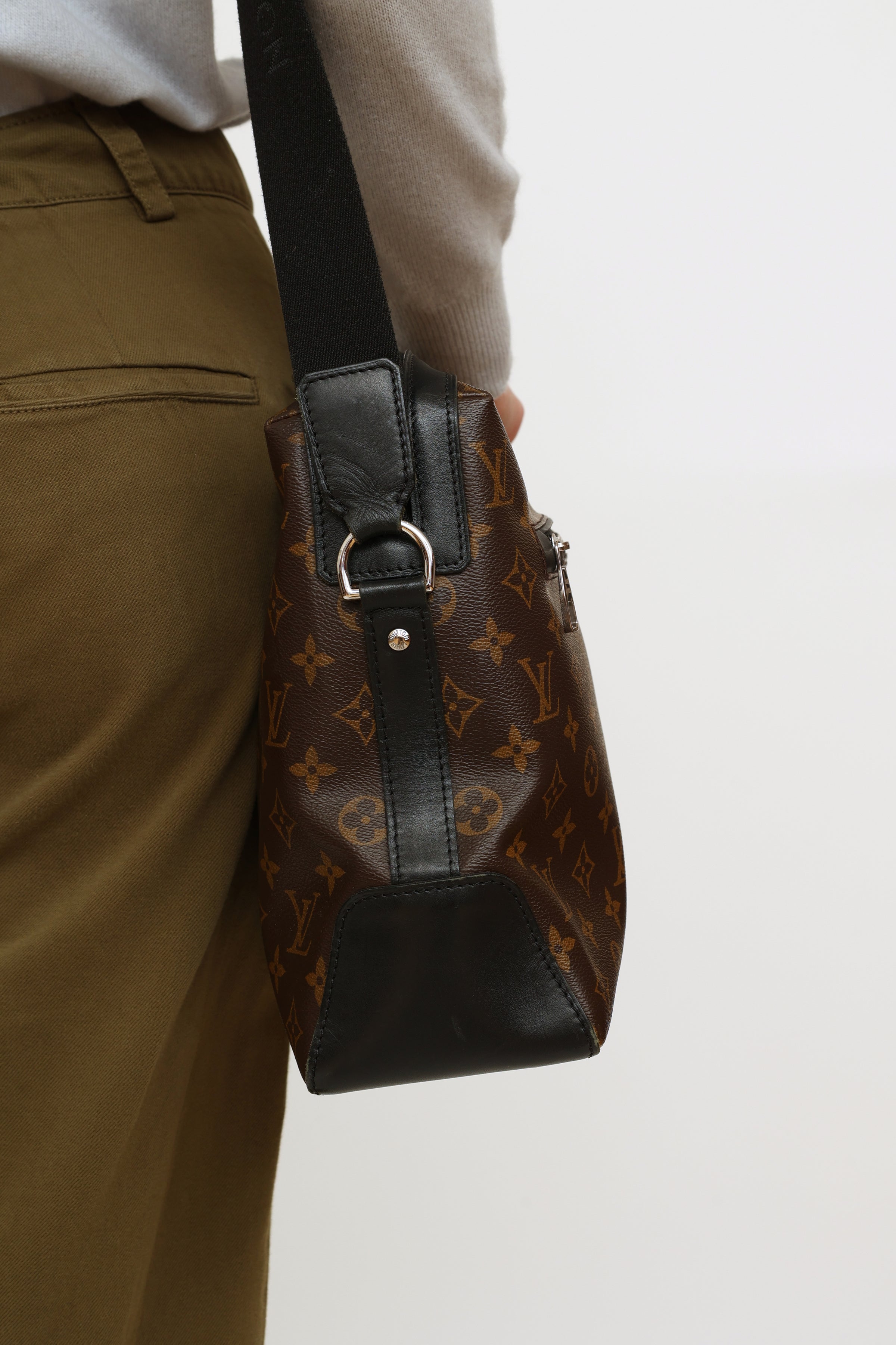 Louis Vuitton // 2010 Monogram Torres Macasser Bag – VSP Consignment
