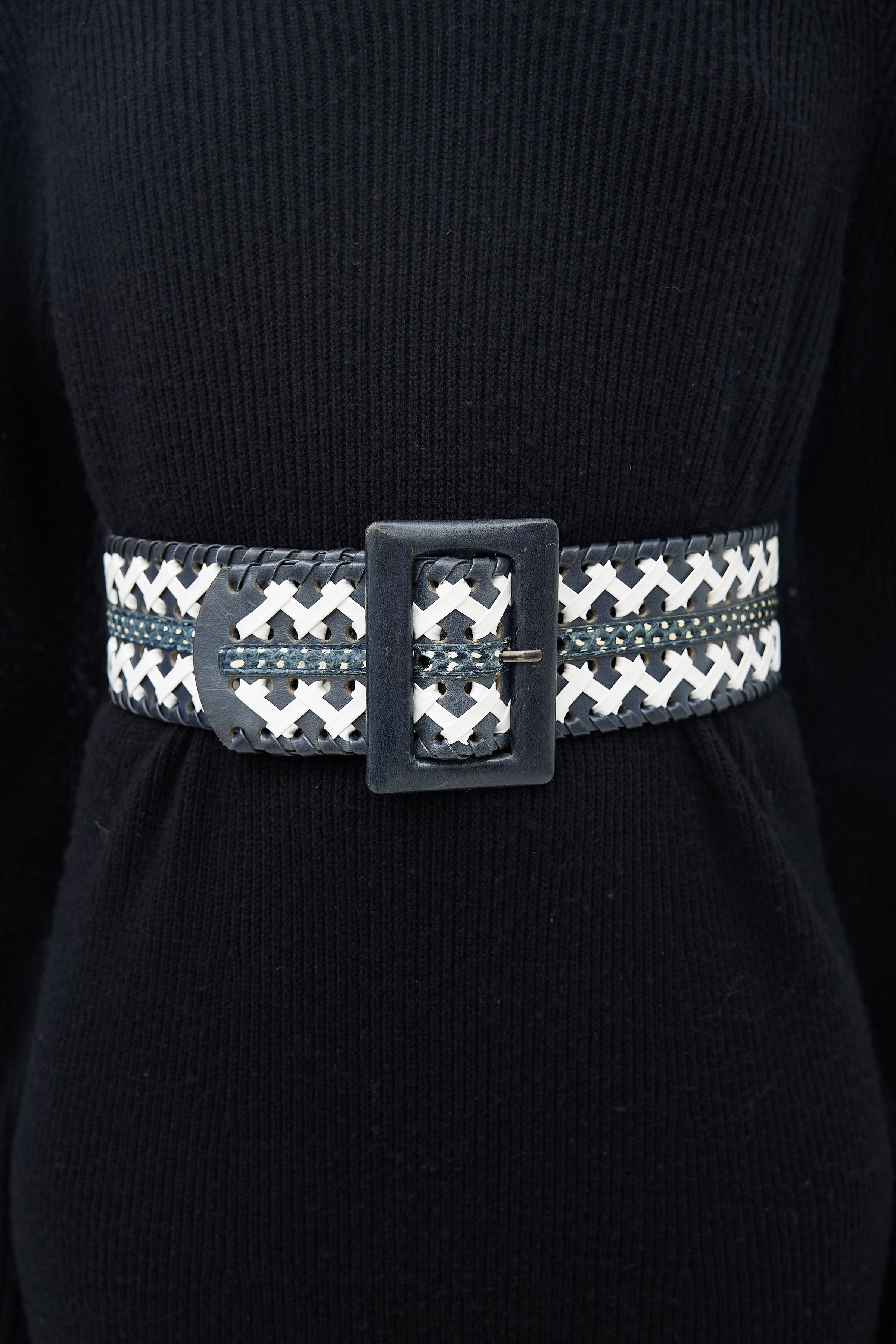 Oscar de la Renta // Navy & White Woven Leather Belt – VSP Consignment