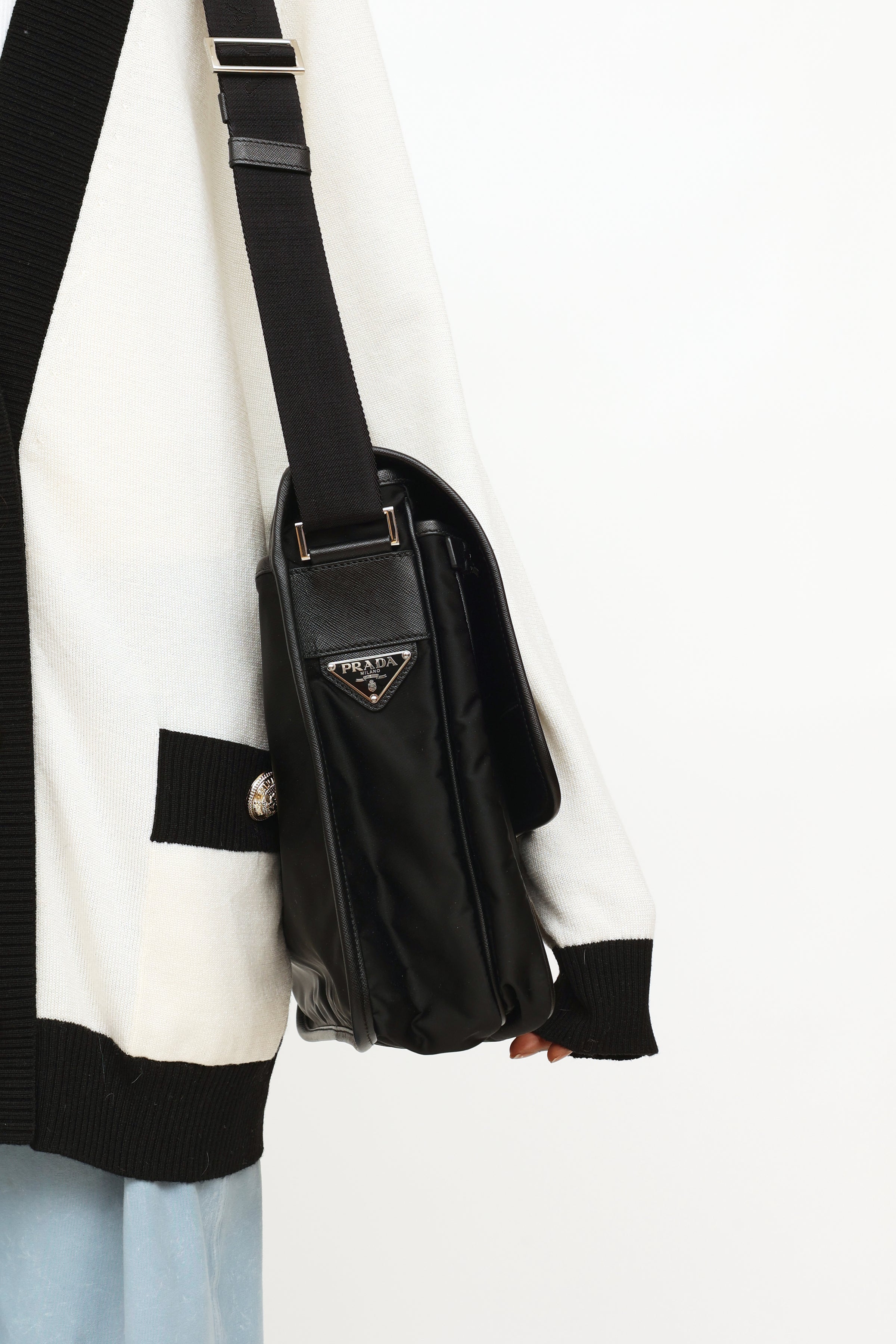Prada Tessuto Saffiano Black Messenger Bag Cross Body – Queen Bee of  Beverly Hills