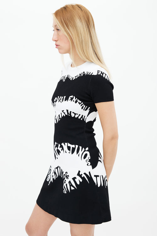 Valentino Pre-Fall 2018 Black & White Wave Logo Knit Dress
